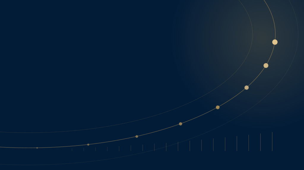 Composición gráfica: trayectoria ascendente con hitos dorados crecientes sobre fondo azul noche